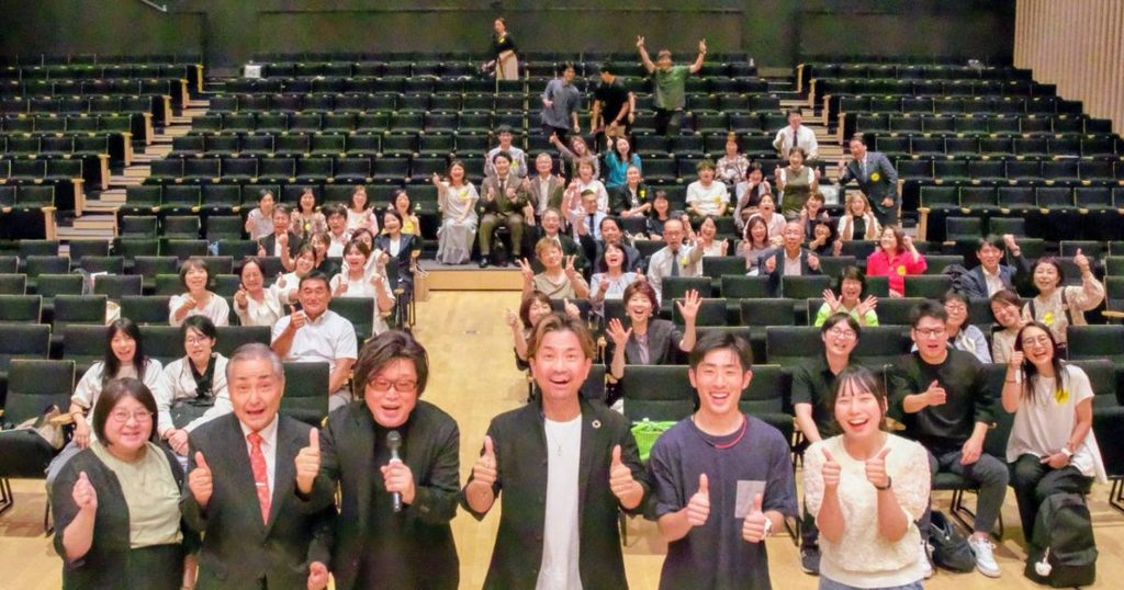 第2回ネウボラふくしまシンポジウム 第二部登壇者と関係者の集合写真